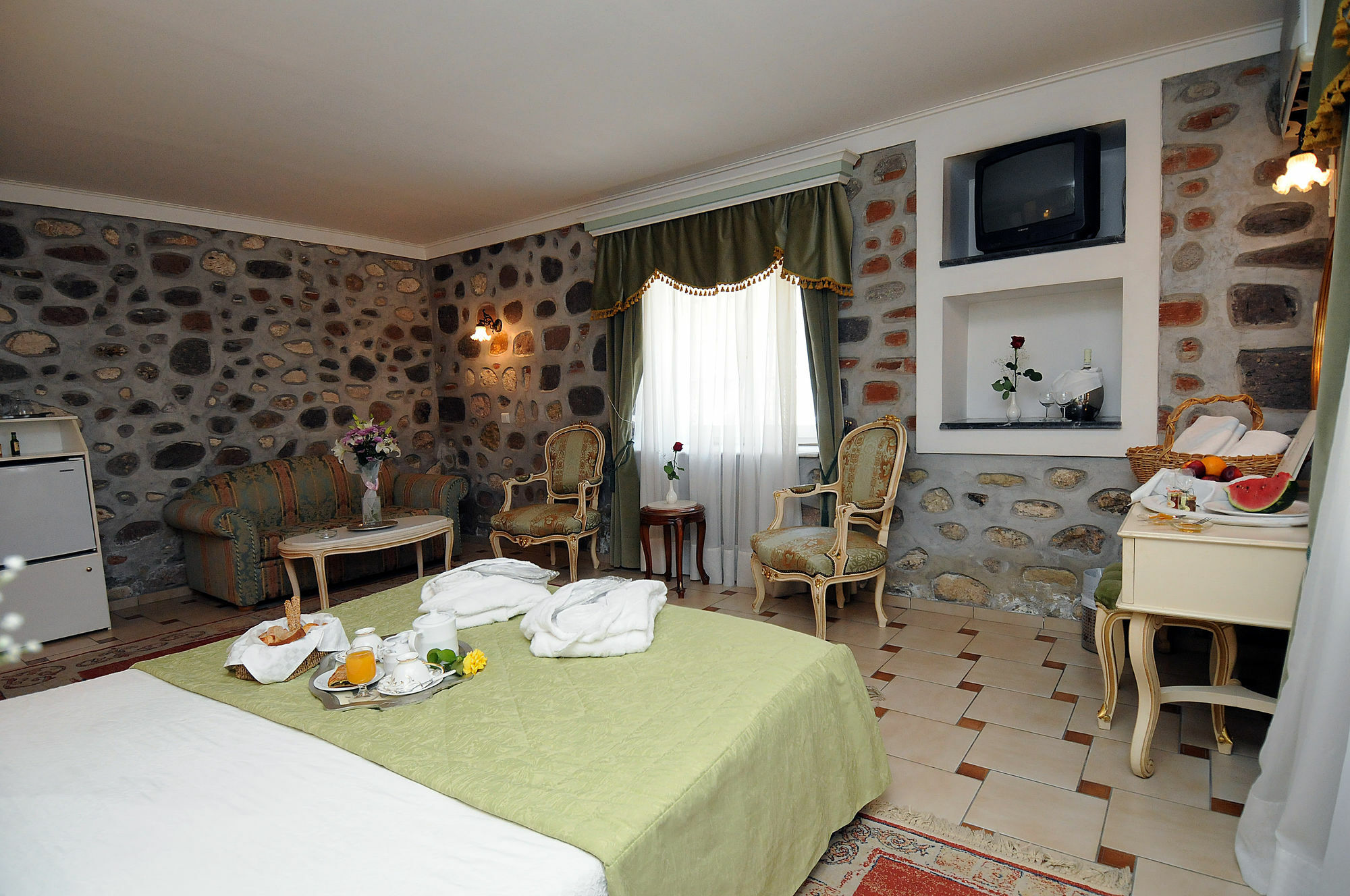Hotel Pyrgos Of Mytilíni Extérieur photo